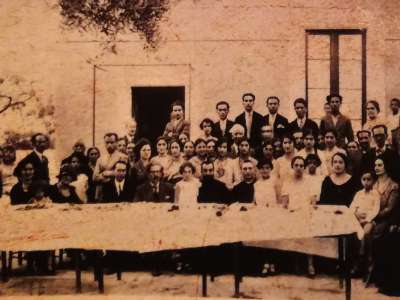 ...nel 1919 riusc� a condurre un centinaio di connazionali in Puglia salvandoli dalla violenza